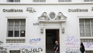 Isapre CruzBlanca despide a toda su fuerza de ventas: 