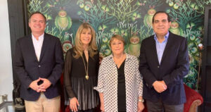 Demócratas asegura que Bachelet está dispuesta a 