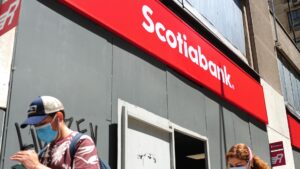 Carabineros evitó robo a un banco en Maipú: delincuentes ingresaron por un forado