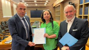 Senadores Sepúlveda (FRVS) y Flores (DC) pidieron a contralor auditar “fracasado