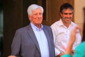 Sobres con efectivo y fajos en el sur: así le descubrieron $2.300 millones al ex alcalde Raúl Torrealba