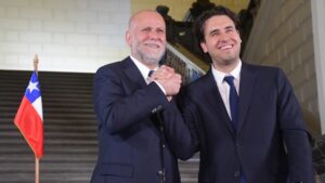 Cadem: 55% cree que nuevo acuerdo para una Constitución será mejor que el realizado por la Convención