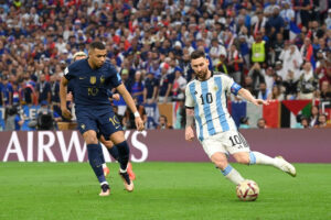 Prensa francesa acusó que gol de Lionel Messi en la final fue 