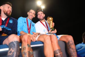 VIDEO - El susto que pasaron los jugadores de la selección de Argentina en su llegada con la Copa del Mundo