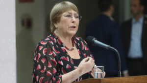 Bachelet y proceso constituyente: ex presidentes deben tener rol consultivo y no como expertos