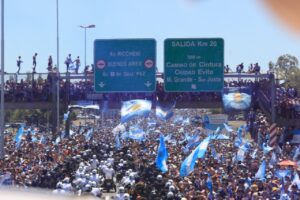 Festejos en Argentina terminaron con al menos dos muertos y cientos de heridos