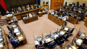 Senado solicita posponer el pago del IVA a empresas de servicios