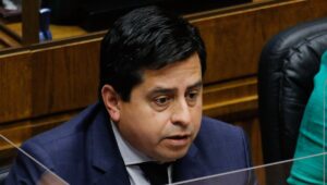 Senador Pedro Araya solicita indagar a Marta Herrera por sus dichos sobre Iván Moreira, Larraín y Abbott
