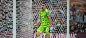 Ex campeón del Mundo de Francia se lanza contra el Dibu Martínez: 