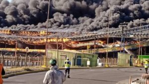 Puchuncaví: se registra incendio en muelle de Puerto Ventanas