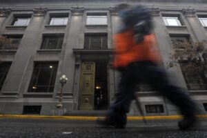 Investigan forado e intento de robo en  dependencias del Banco Central