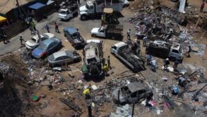 Bomberos culpa a curiosos de impedir combatir el incendio de Viña del Mar: 