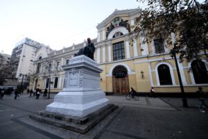 Académicos de la Universidad de Chile condenaron tesis sobre pedofilia y exigieron sumarios
