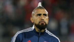 Arturo Vidal retiró querella contra primo por administración desleal