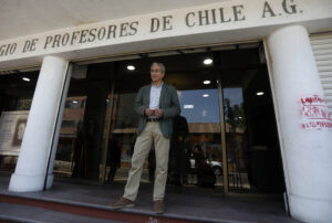 Colegio de Profesores por tesis de la Universidad de Chile: 