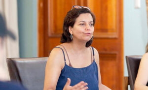 Profesora guía de cuestionada tesis negó que texto haga apología a la pedofilia