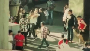 Ataque a guía turístico en Santiago centro: autora de las puñaladas tiene 14 años y fue detenida