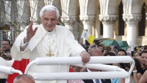 A los 95 años falleció el papa emérito Benedicto XVI