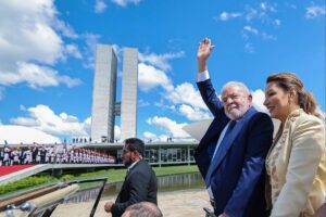 Será su tercera vez: Lula da Silva asume como nuevo presidente de Brasil