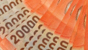 Por la inflación: sueldo mínimo en Chile sube a $410.000 mensuales