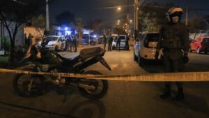 Delincuentes provocaron choque múltiple tras cometer robo en Providencia