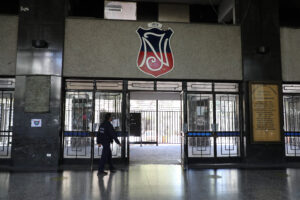 Liceos emblemáticos sufren profunda caída en ranking de puntajes de la PAES