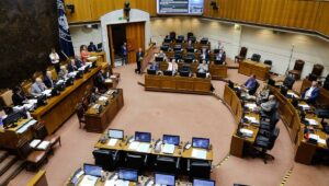 Senado despacha a la Cámara reforma que establece nuevo proceso constituyente