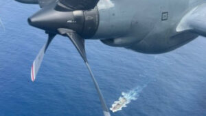 Armada monitorea a pesqueros extranjeros que se desplazan hacia el Atlántico