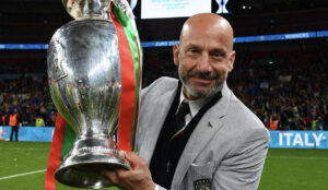 Conmoción en el fútbol mundial: murió Gianluca Vialli, legendario ex jugador italiano