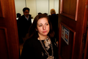 Desde el PS cuestionan el momento en que el presidente Boric otorgó los indultos