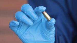 Joven quedó en riesgo vital tras ser baleado en el frontis de su casa en Colina