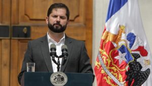 Presidente Gabriel Boric oficializa la salida de Marcela Ríos: asumirá el abogado Luis Cordero