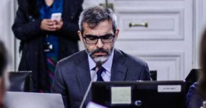 El sumario que revela que el nuevo ministro Luis Cordero fue sancionado por plagio en la Universidad de Chile