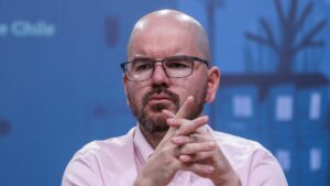 Giorgio Jackson responde críticas de la oposición por nuevo paquete de medidas económicas