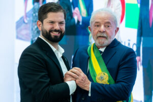 Boric repudia 