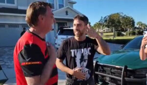 VIDEO - Con polera de Tupac: el encuentro entre Jorge Valdivia y Daniela Aránguiz con Jair Bolsonaro