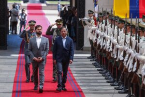 Gustavo Petro en Chile: presidente colombiano propone pacto democrático para toda América