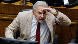 El fallido intento de Iván Moreira de apurar votación de Fiscal Nacional para ir al matrimonio de su hijo