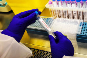 Minsal alerta por falso mensaje en WhatsApp sobre variante XBB de Ómicron