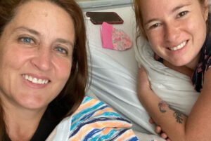 Atleta paralímpica Francisca Mardones y su pareja celebran el nacimiento de su primera hija