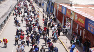 Cancillería recomienda a chilenos posponer viajes a Perú por crisis política y social