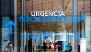 Clínicas de Chile piden medidas urgentes al presidente Boric para evitar un 