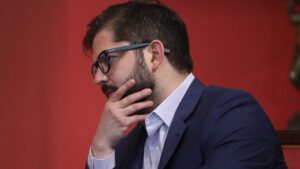 Cadem: aprobación de Gabriel Boric continúa a la baja y crece desaprobación a indultos