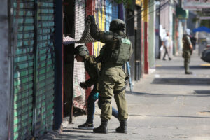 Allanan domicilios en seis comunas de la RM para desbaratar red de explotación sexual infantil