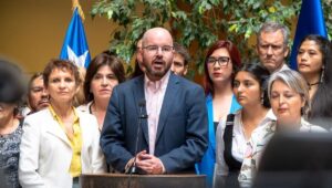 Giorgio Jackson celebra rechazo de AC: 