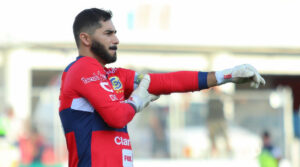 VIDEO - La brutal agresión de Johnny Herrera a un hombre en un bar de Vitacura