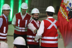 Presidente Boric anuncia extensión de Línea 2: 