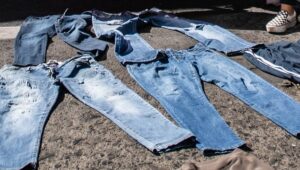 ¿Jeans o bluyines? ¿gastados, planchados o nevados? 150 años de historia de los jeans. Y cinco datos de outlet para comprarlos baratos
