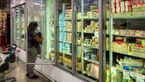 “Camuflar” el alza en los precios de los alimentos