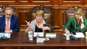 Michelle Bachelet se sumará a lista de Consejo Constitucional solo si existe nómina única del oficialismo